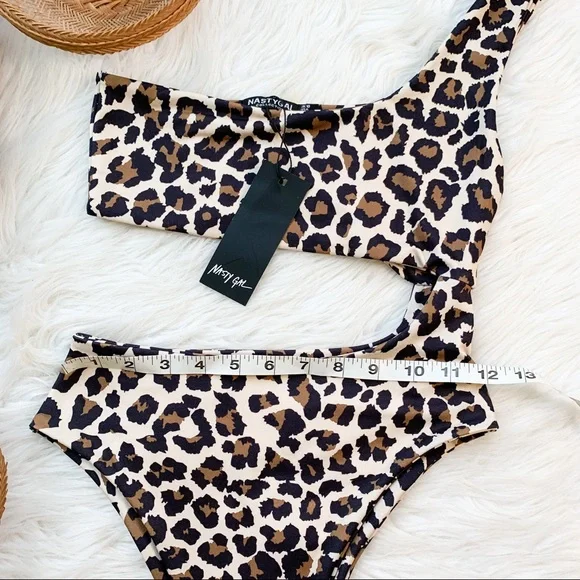 NastyGal | Leopard Cut Out Swimsuit Size 6 - Picture 2 of 4